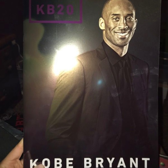 Kobe Bryant commemorative memory book - Picture 1 of 2